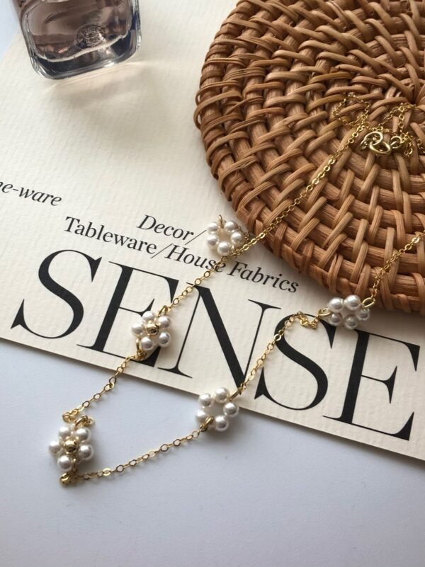 010-Imitation Pearl Flower Necklace