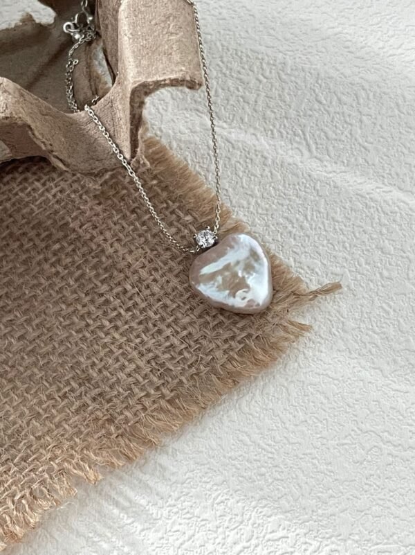 437--Diamond Heart Baroque Necklace
