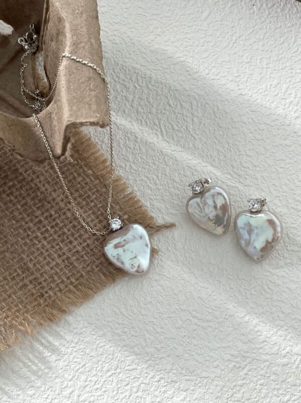 451 Diamond Heart Baroque Earrings