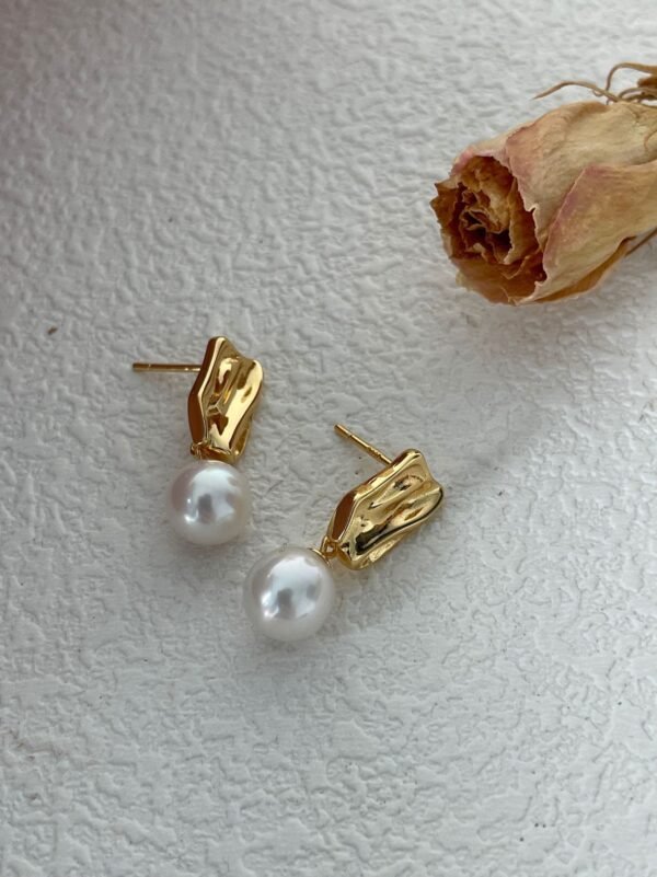 522 Metal Pearl Earrings